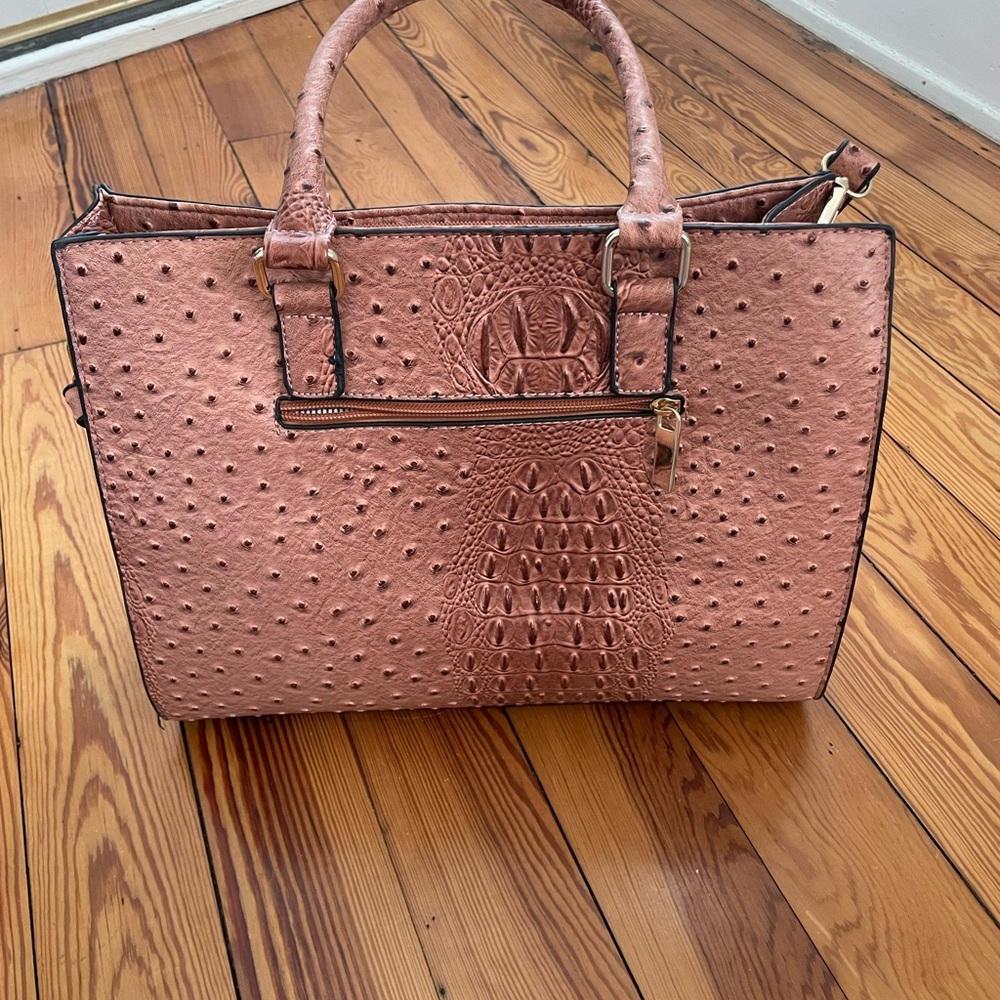 EUC Faux light brown embossed leather purse with three matching pouches. - Picture 4 of 5